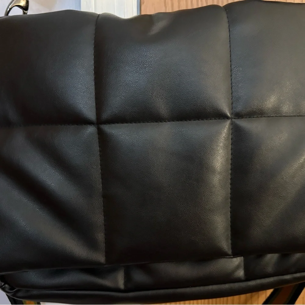 Elegant Black Quilted Messenger Bag